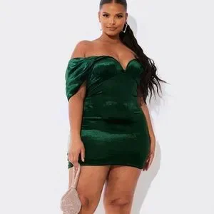 PrettyLittleThing | Dresses | Emerald Green Velvet Dress Nwt | Poshmark